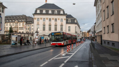 Vorfahrt für den Umweltverbund vor der Uni
