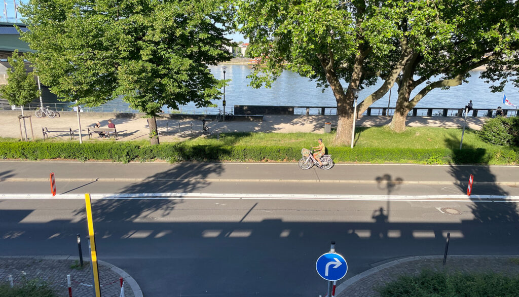 Fahrradspur unterhalb der Oper Bonn