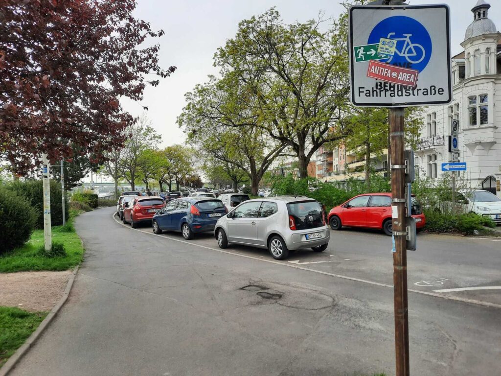 Rheinufer vor Fahrradstrasse