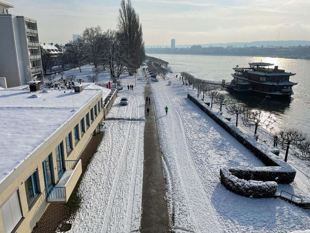 Rheinradweg Beuel nach Schneefall