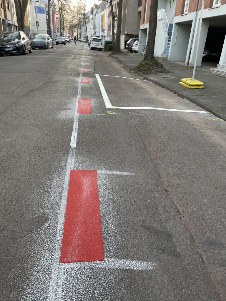 neue Fahrradstraßenmarkierung